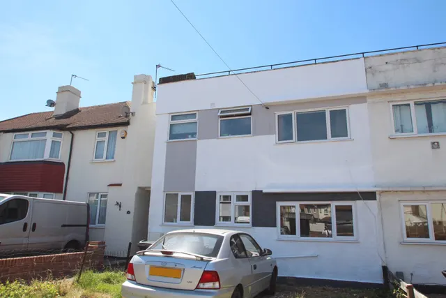 Holmleigh Avenue, Dartford, photo 1