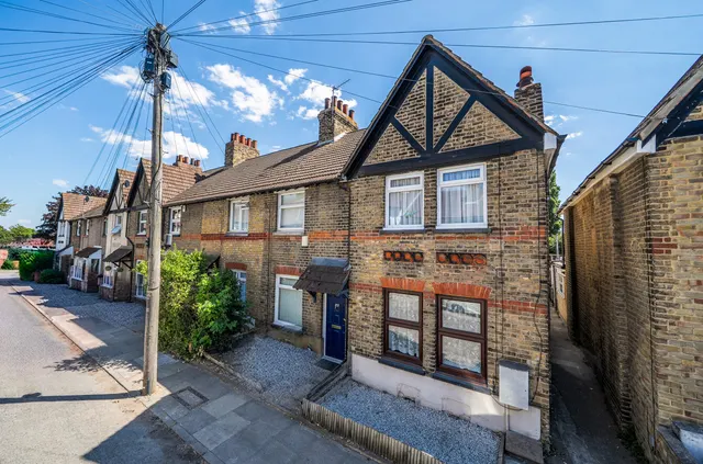 Broomfield Road, Swanscombe, DA10, photo 1