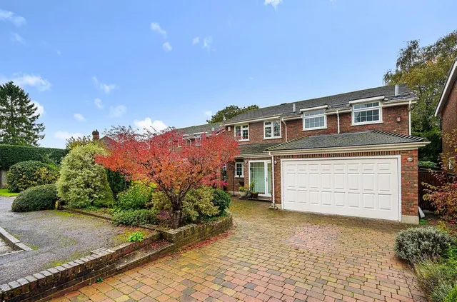 The Beeches, Banstead, SM7 2AZ, photo 1