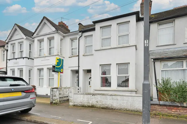 Harrow, HA3, photo 2