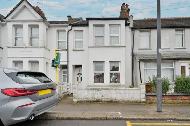 Harrow, HA3, photo 1
