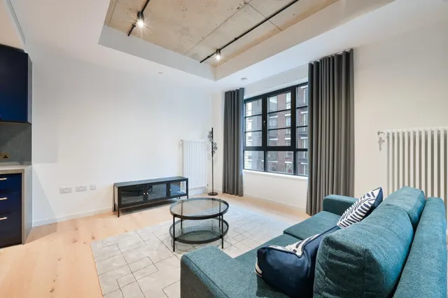 Douglass Tower, Goodluck Hope, E14, photo 1