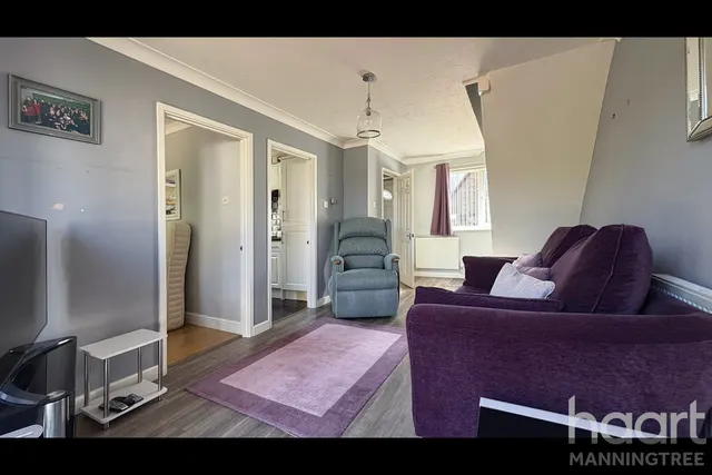 Cotman Avenue, Lawford, CO11, photo 3