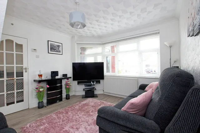 Photo 3 — Priory Close, Dartford
