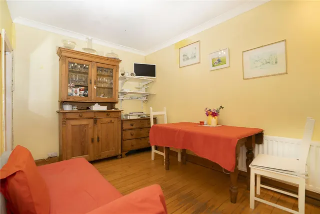 Photo 3 — Manor Grove, Richmond, TW9