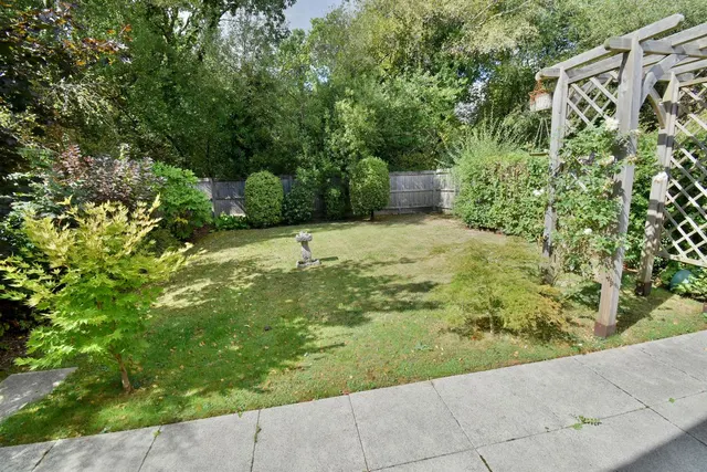 Leeson Drive, BH22, photo 3