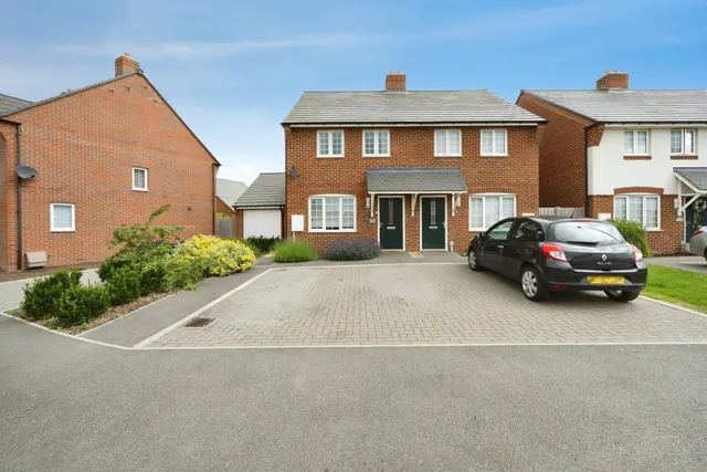Brewery Lane, Broughton, HP22, photo 1