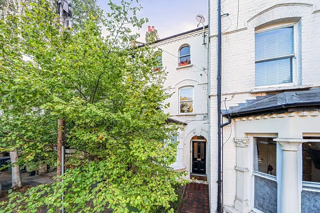 Vauxhall Grove, Vauxhall, SW8, photo 1