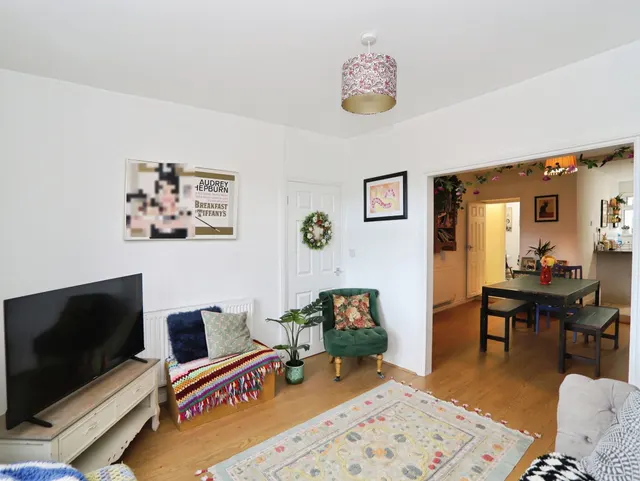 Merthyr Road, Pontypridd, CF37, photo 2