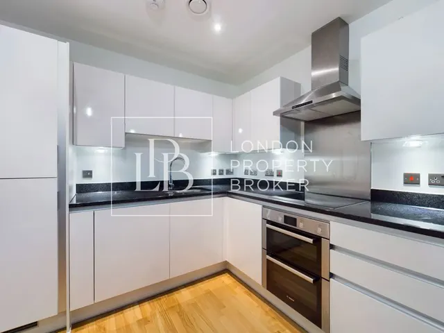 Larkwood Avenue, London, SE10, photo 3