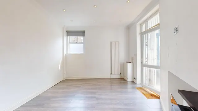 Cremorne Road, Chelsea, SW10, photo 2