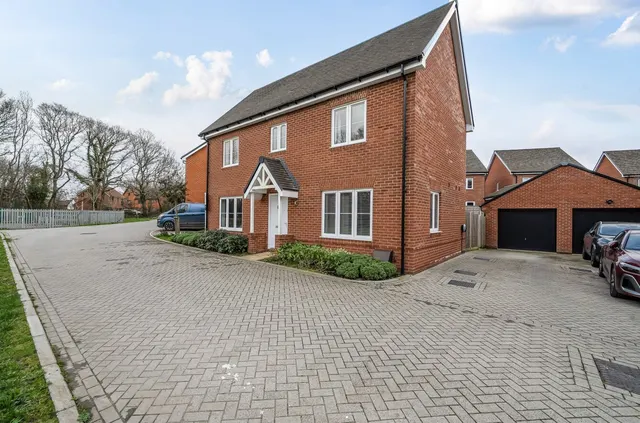 Cranesbill Road, Curbridge, SO30, photo 1