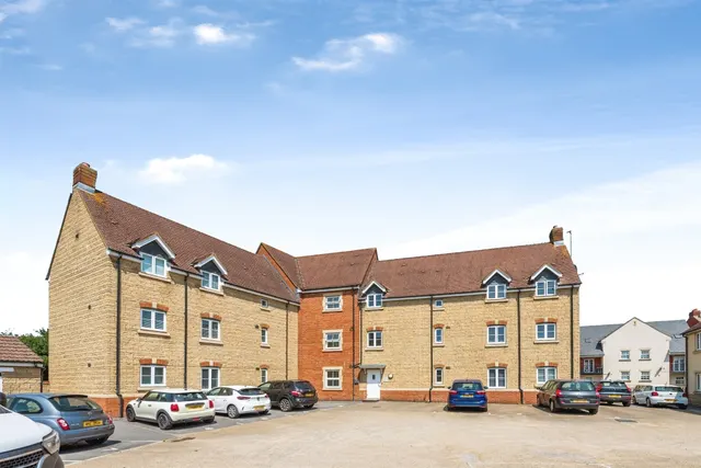 Photo 2 — Aquarius Court, Swindon