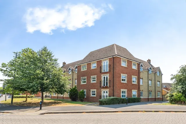 Photo 3 — Aquarius Court, Swindon