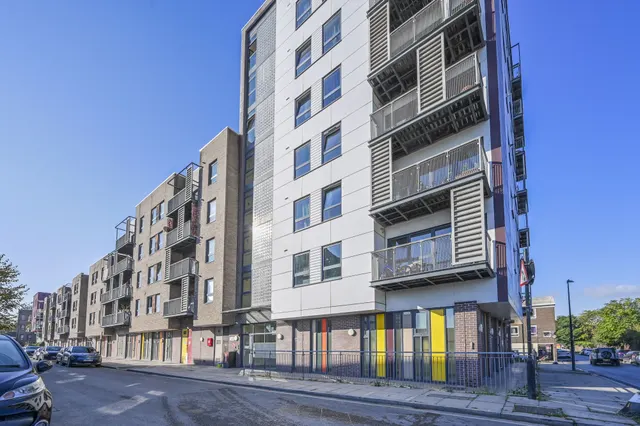 13 Atelier Court North, 42 Leven Road, London, photo 1