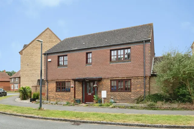 Goldhawk Road, Monkston Park, Milton Keynes, photo 1