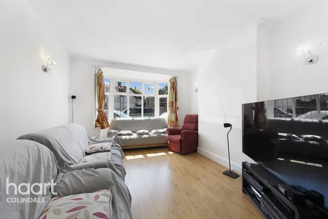 Hall Lane, NW4, photo 2