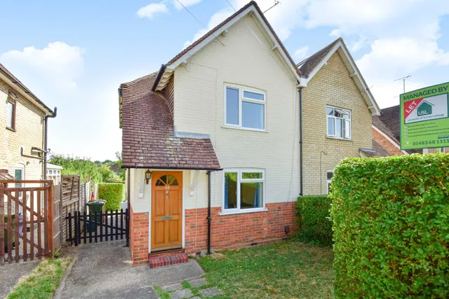 Raymond Crescent, Guildford, GU2 7SZ, photo 1