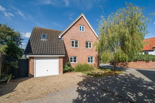 Street Farm Gardens, Gislingham, IP23, photo 1