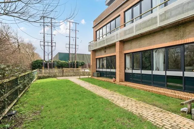Overbridge Square, Newbury, RG14, photo 1