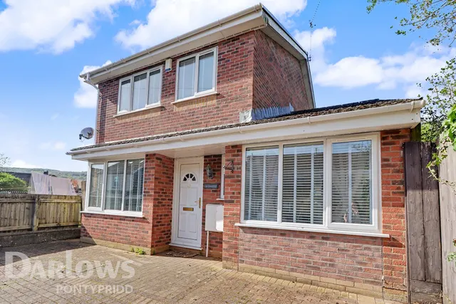 Springfield Terrace, Pontypridd, photo 1