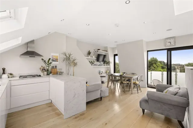 East Hill, London, SW18 2QE, photo 1