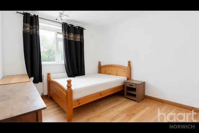 Bland Road, NR5, photo 1