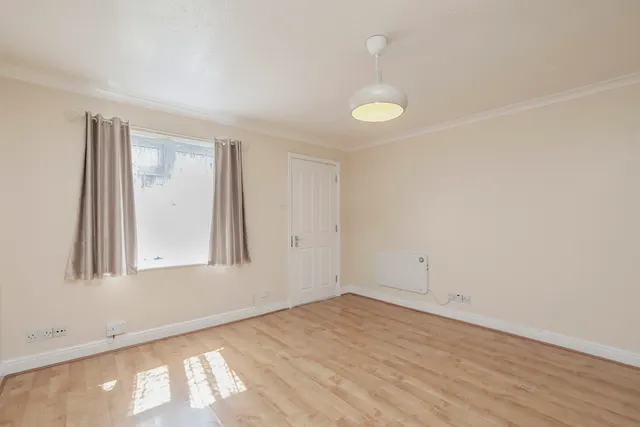 Rabournmead Drive, Northolt Fees Apply, UB5, photo 1