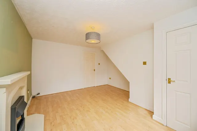 Falaise Way, Hilton, DE65, photo 3