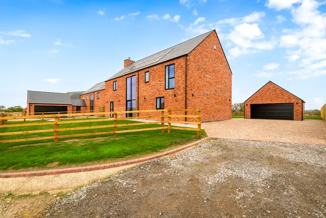 Little London, North Kelsey, LN7, photo 1