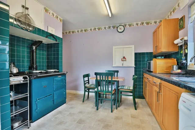 Burnham Drive, Queens Park, BH8, photo 3