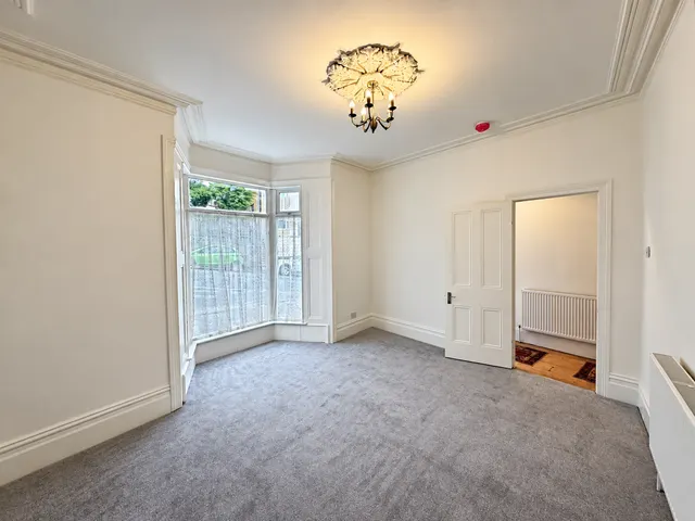 Glanmor Crescent, Uplands, SA2, photo 3