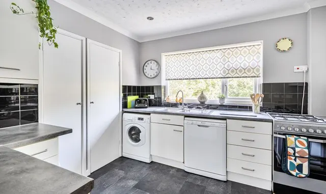 Photo 3 — Rosebank, Epsom, KT18