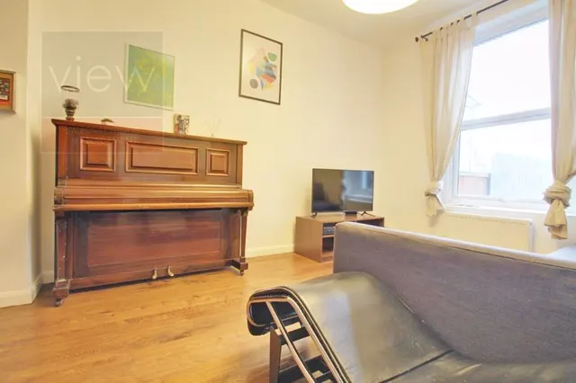 Photo 2 — Archway Road, London N6 5AX