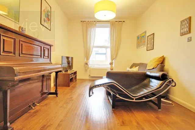 Archway Road, London N6 5AX, photo 1
