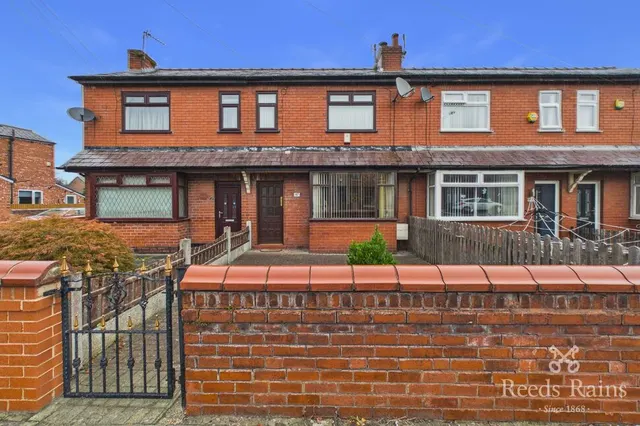 Bickershaw Lane, Abram, WN2, photo 1