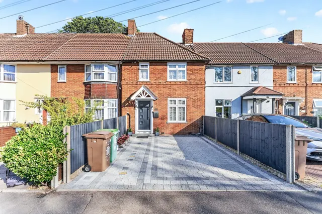Love Lane, Morden, photo 1