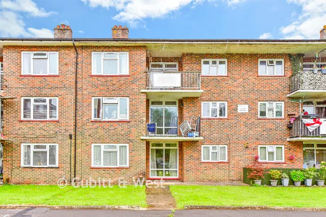 Milton Road, Waterlooville, PO7, photo 1