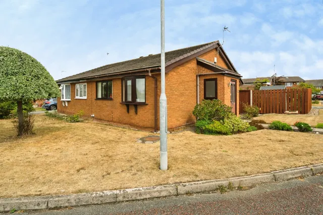 Parr Grove, Wirral, photo 1