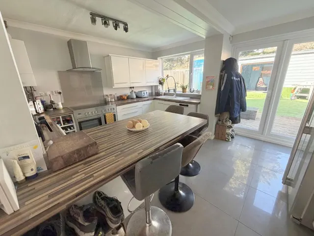Palmerston Road, BH14, photo 2