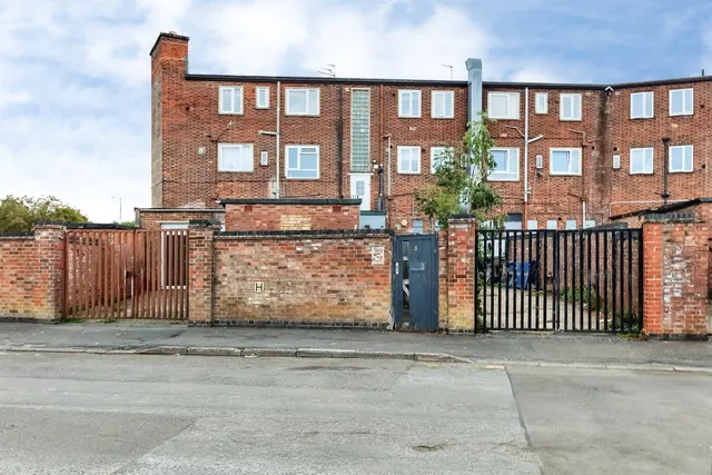 Dale Street, Corby, NN17, photo 1