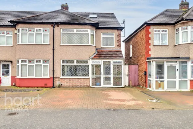 Ford Close, Rainham, RM13, photo 1