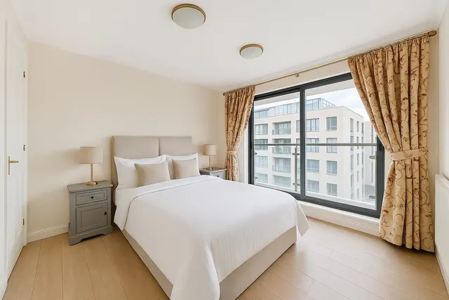 Photo 3 — Flat 376, 300 Vauxhall Bridge Road, London