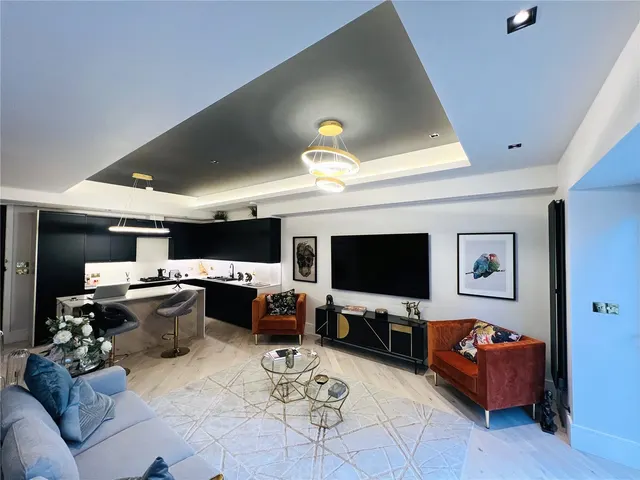 Photo 2 — Arka House, High Road, Whetstone, London, N20 0LH