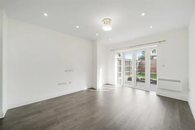 1 bedroom house, Whitton Avenue East, Greenford, UB6