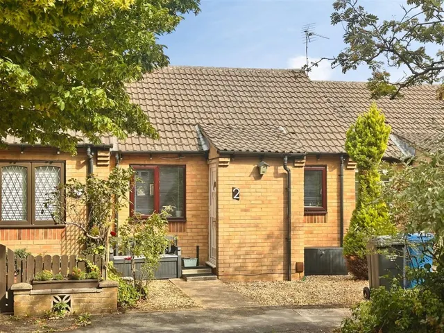 Stuart Close, Kettering, Northants, photo 1