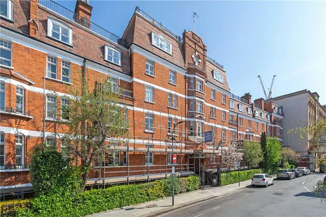 Photo 3 — Avonmore Gardens, Kensington, London, W14
