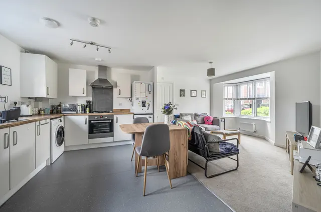 Elm Drive, Woodley, RG5, photo 2