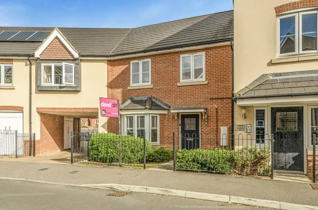 Elm Drive, Woodley, RG5, photo 1