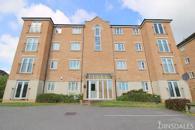 Photo 2 — Sandhill Close, Bradford BD8 0DZ